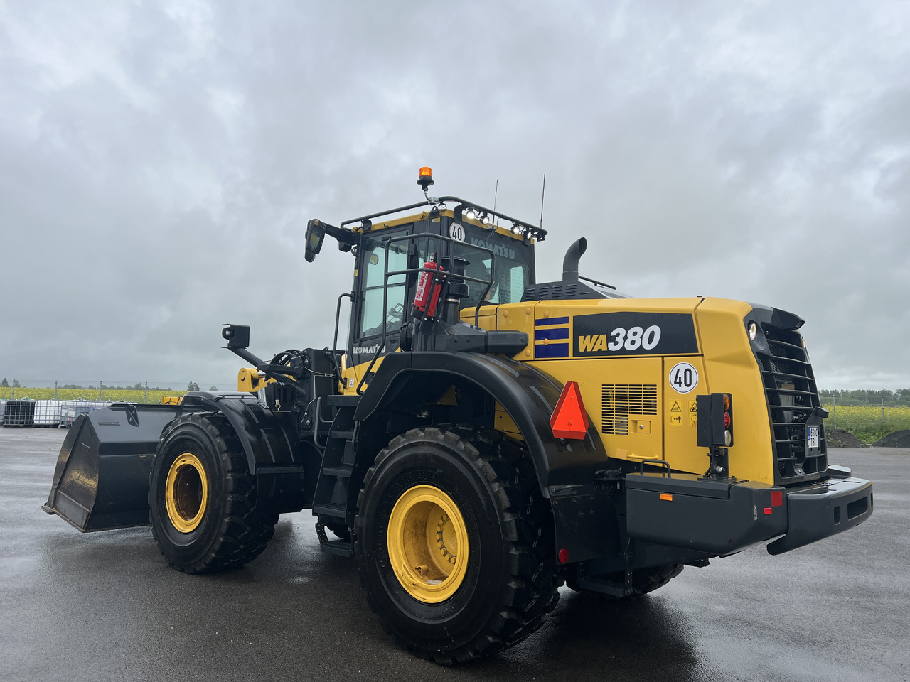 KOMATSU WA 380-8E0 - Ελαστιχοφόρος φορτωτής: φωτογραφία 3 KOMATSU WA 380-8E0 - Ελαστιχοφόρος φορτωτής: φωτογραφία 3