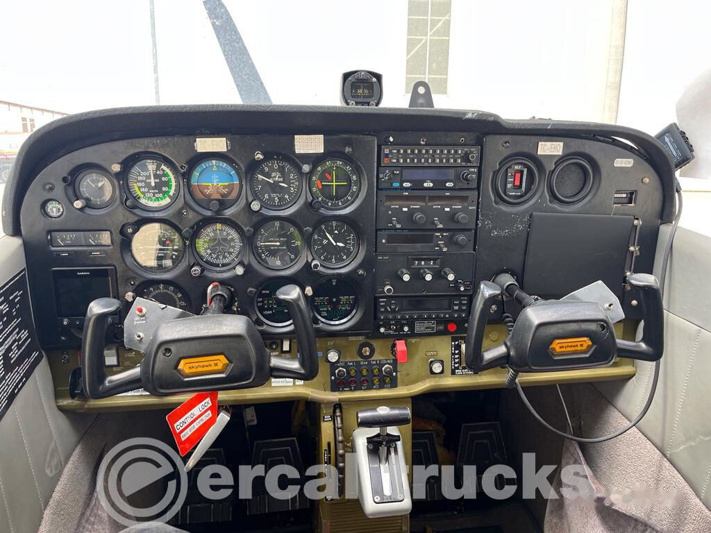 Εξοπλισμός επίγειας εξυπηρέτησης 1977 Cessna 172N Diesel TC-EHO Airplane: φωτογραφία 13 Εξοπλισμός επίγειας εξυπηρέτησης 1977 Cessna 172N Diesel TC-EHO Airplane: φωτογραφία 13