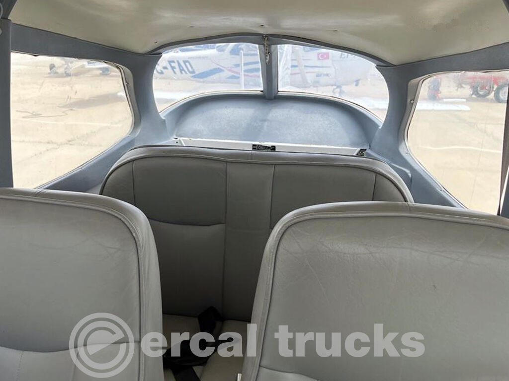 Εξοπλισμός επίγειας εξυπηρέτησης 1977 Cessna 172N Diesel TC-EHO Airplane: φωτογραφία 9 Εξοπλισμός επίγειας εξυπηρέτησης 1977 Cessna 172N Diesel TC-EHO Airplane: φωτογραφία 9