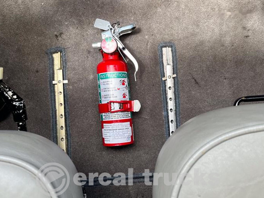 Εξοπλισμός επίγειας εξυπηρέτησης 1977 Cessna 172N Diesel TC-EHO Airplane: φωτογραφία 11 Εξοπλισμός επίγειας εξυπηρέτησης 1977 Cessna 172N Diesel TC-EHO Airplane: φωτογραφία 11