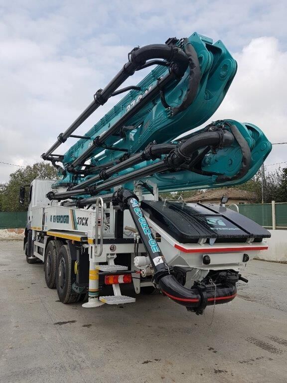 Mercedes-Benz 3343 P - Αντλία σκυροδέματος: φωτογραφία 4 Mercedes-Benz 3343 P - Αντλία σκυροδέματος: φωτογραφία 4