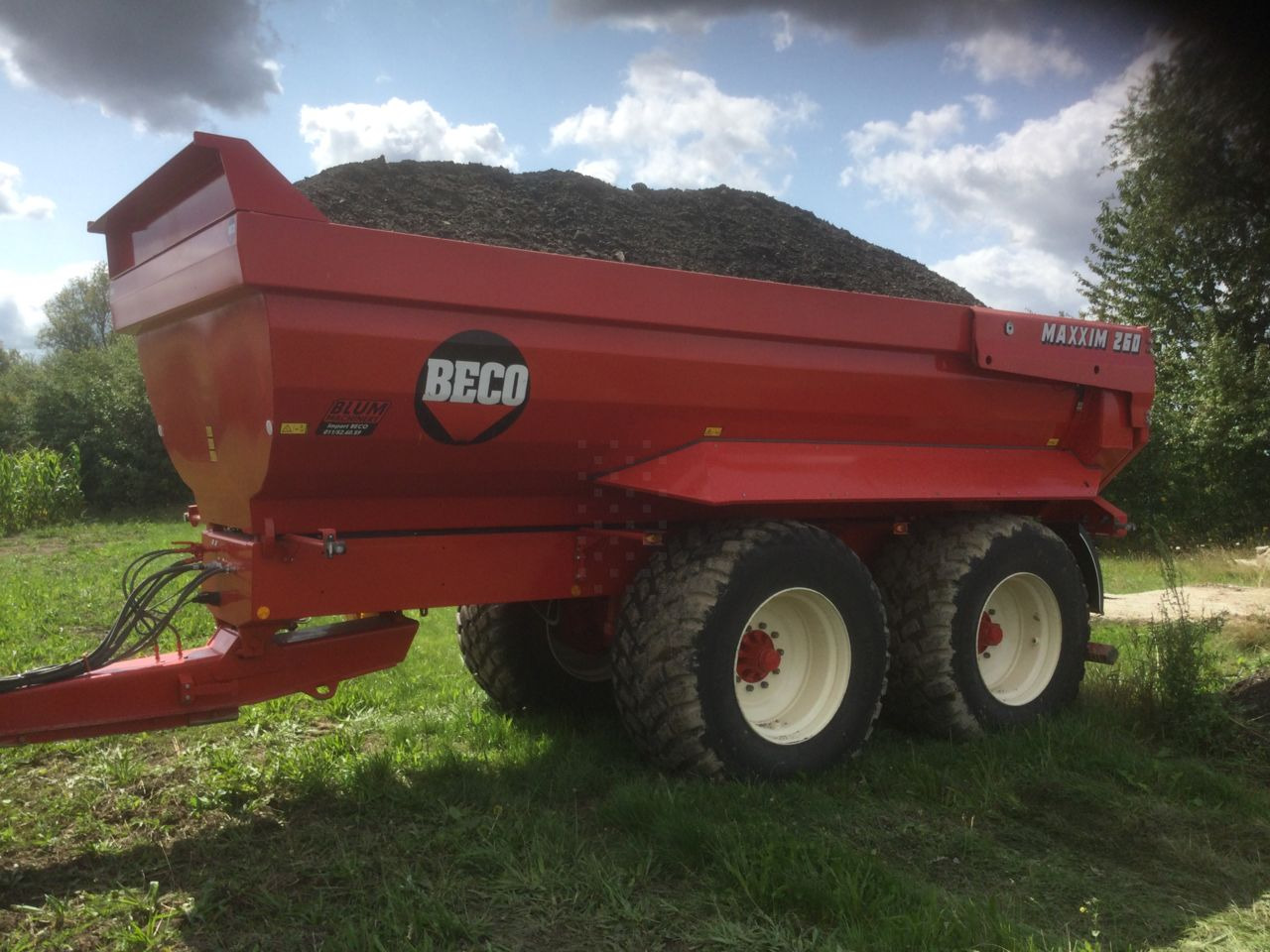 Beco Maxxim 260 - Ρυμούλκα ανατρεπόμενο: φωτογραφία 1 Beco Maxxim 260 - Ρυμούλκα ανατρεπόμενο: φωτογραφία 1