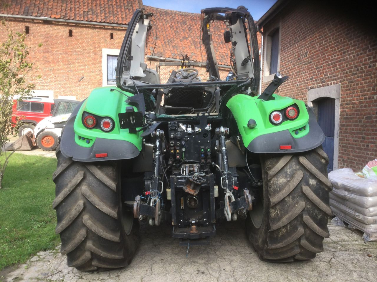 Pièce cabine - Ανταλλακτικό για Τρακτέρ: φωτογραφία 2 Pièce cabine - Ανταλλακτικό για Τρακτέρ: φωτογραφία 2