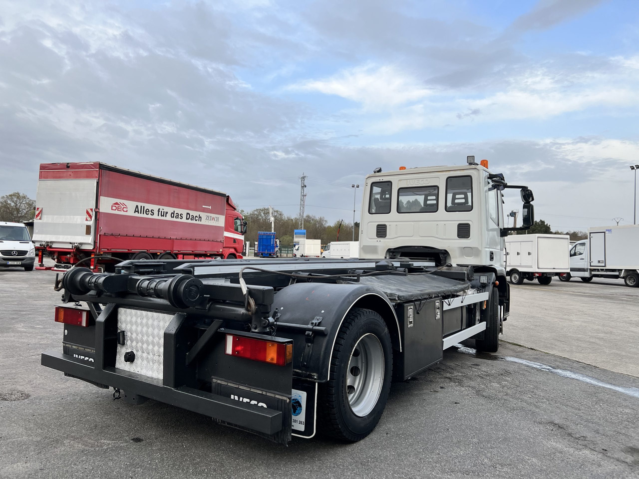 Φορτηγό σασί IVECO 300 EN CHASIS: φωτογραφία 10