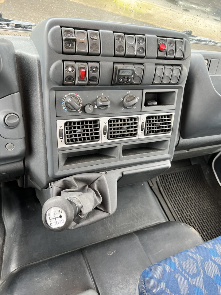 Φορτηγό σασί IVECO 300 EN CHASIS: φωτογραφία 16
