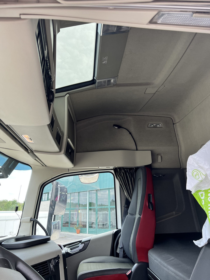 Camion Volvo 540 en chasis con retarder - Φορτηγό σασί: φωτογραφία 5 Camion Volvo 540 en chasis con retarder - Φορτηγό σασί: φωτογραφία 5