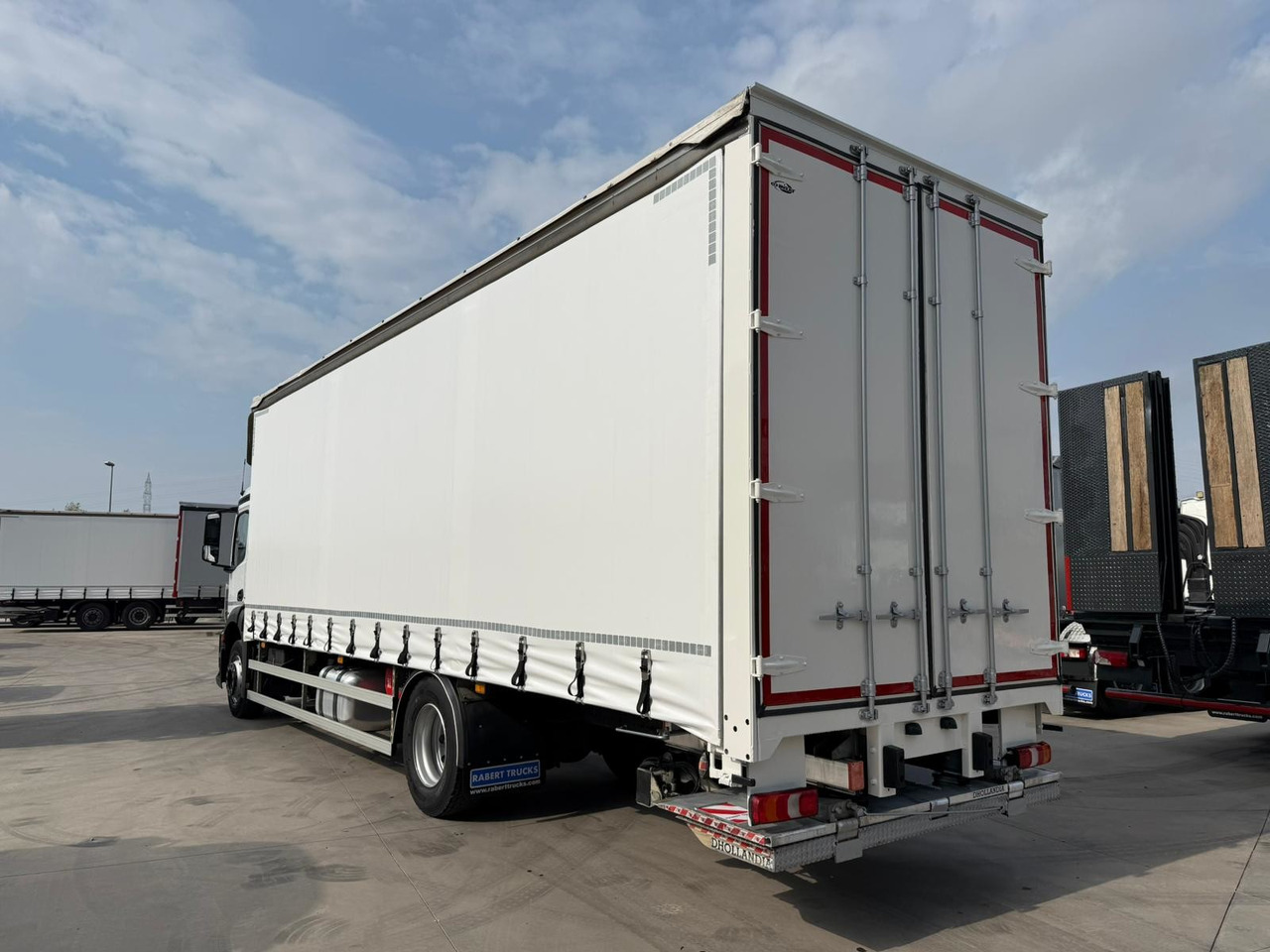 MERCEDES BENZ 18.27 Antos E6 (Tauliner) - Φορτηγό μουσαμάς: φωτογραφία 4 MERCEDES BENZ 18.27 Antos E6 (Tauliner) - Φορτηγό μουσαμάς: φωτογραφία 4