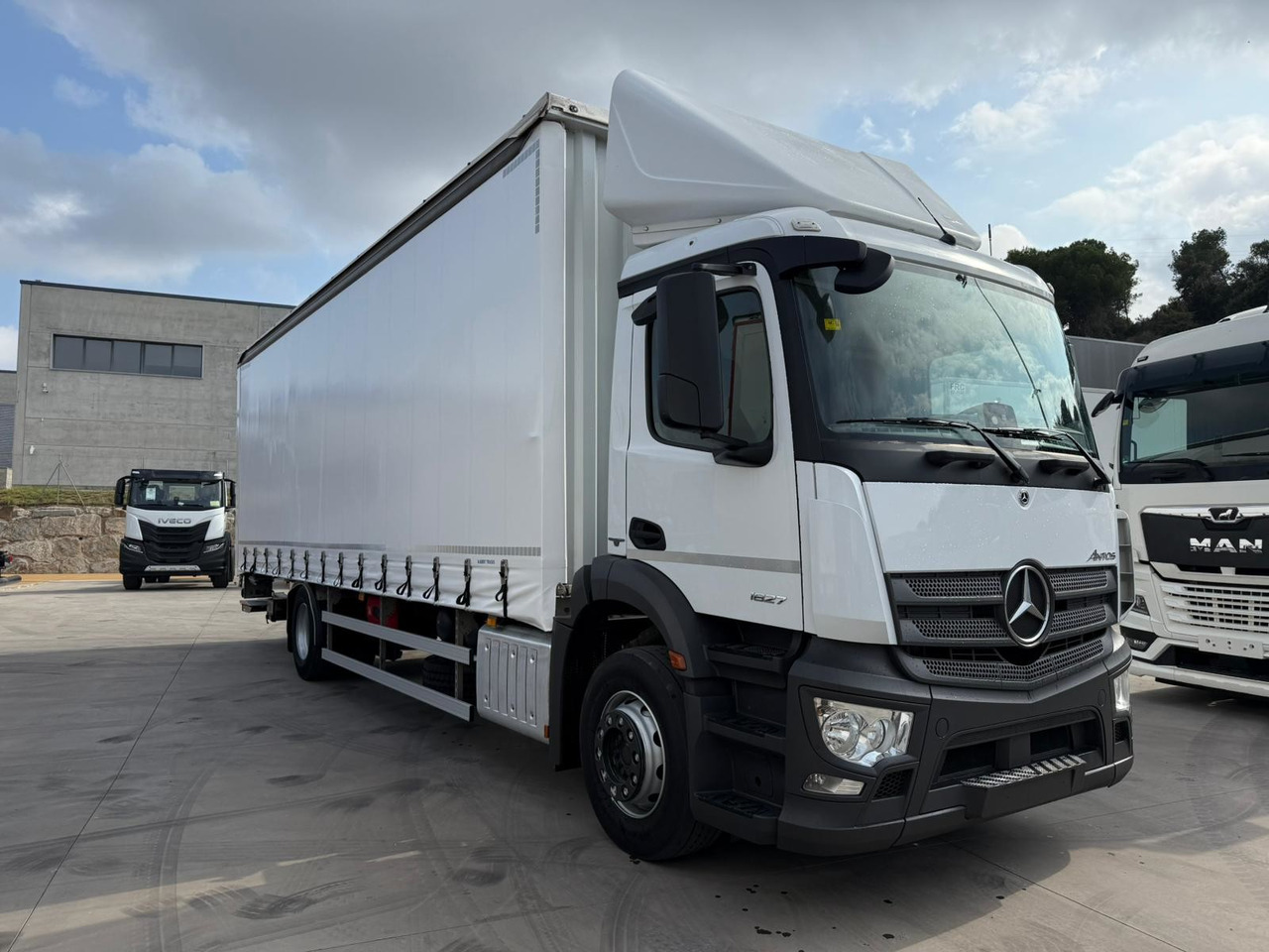MERCEDES BENZ 18.27 Antos E6 (Tauliner) - Φορτηγό μουσαμάς: φωτογραφία 2 MERCEDES BENZ 18.27 Antos E6 (Tauliner) - Φορτηγό μουσαμάς: φωτογραφία 2