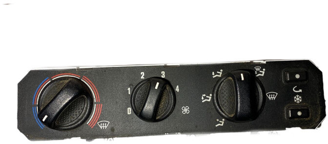 Iveco - Ταμπλό αυτοκινήτου: φωτογραφία 1 Iveco - Ταμπλό αυτοκινήτου: φωτογραφία 1