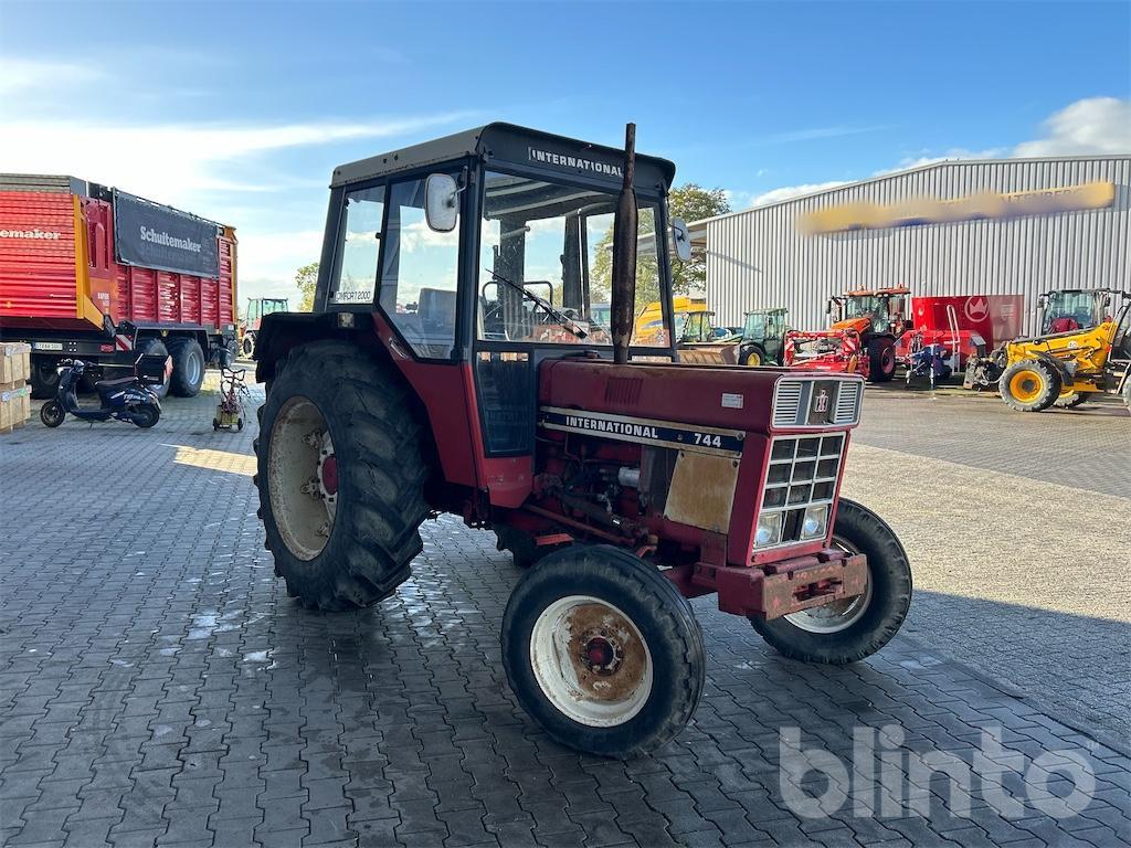 Case IHC 744 - Τρακτέρ: φωτογραφία 2 Case IHC 744 - Τρακτέρ: φωτογραφία 2