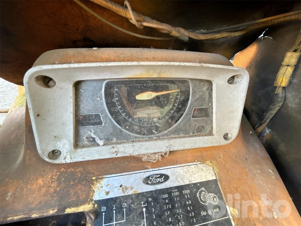 Ford 4500 S - Φορτωτής εκσκαφέας: φωτογραφία 5 Ford 4500 S - Φορτωτής εκσκαφέας: φωτογραφία 5