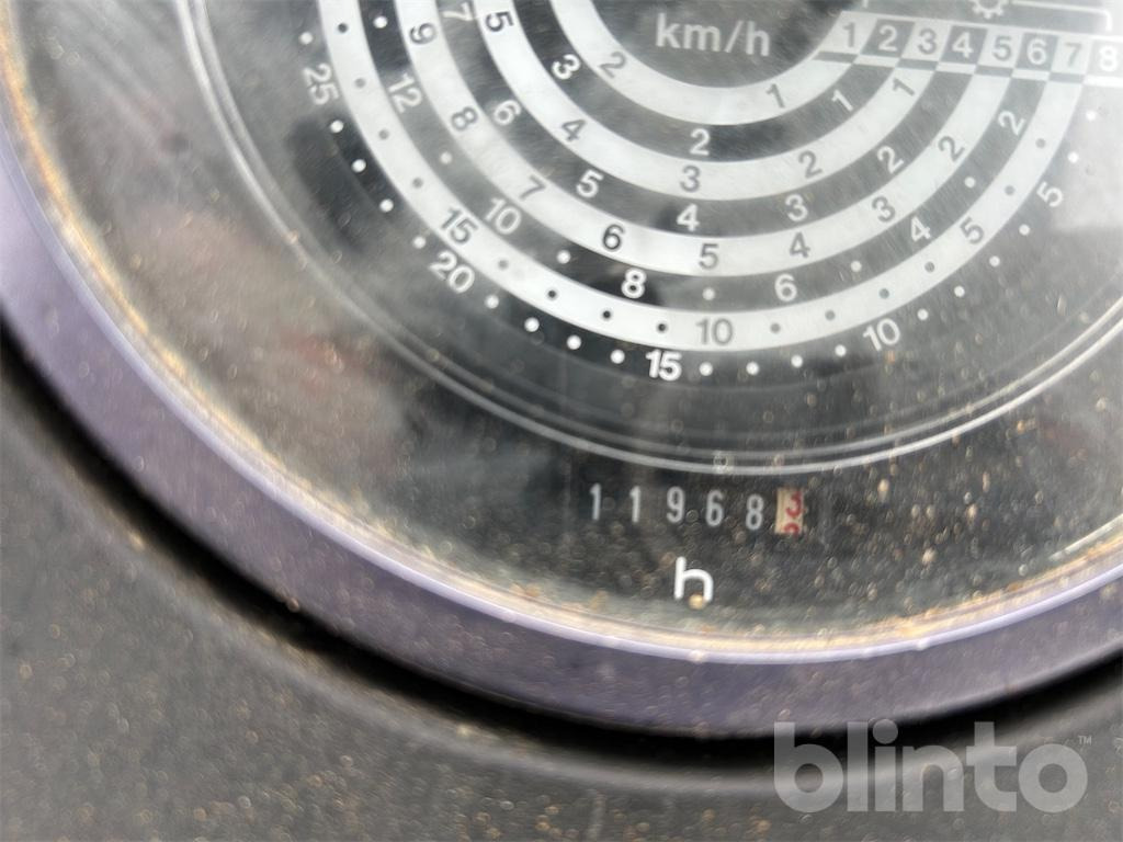 Τρακτέρ John Deere 2140: φωτογραφία 6 Τρακτέρ John Deere 2140: φωτογραφία 6