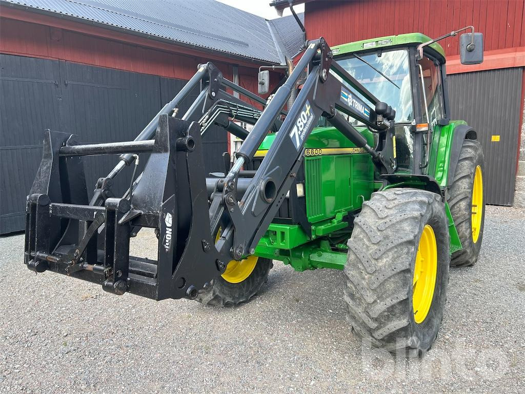 John Deere 6600 4WD - Τρακτέρ: φωτογραφία 1 John Deere 6600 4WD - Τρακτέρ: φωτογραφία 1