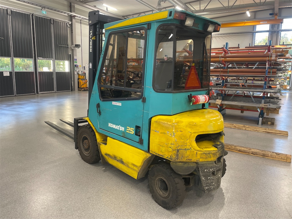 Komatsu FD25T- 1E1 Diesel - Πετρελαιοκίνητο περονοφόρο: φωτογραφία 4 Komatsu FD25T- 1E1 Diesel - Πετρελαιοκίνητο περονοφόρο: φωτογραφία 4