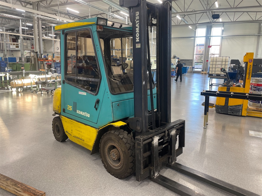 Komatsu FD25T- 1E1 Diesel - Πετρελαιοκίνητο περονοφόρο: φωτογραφία 2 Komatsu FD25T- 1E1 Diesel - Πετρελαιοκίνητο περονοφόρο: φωτογραφία 2