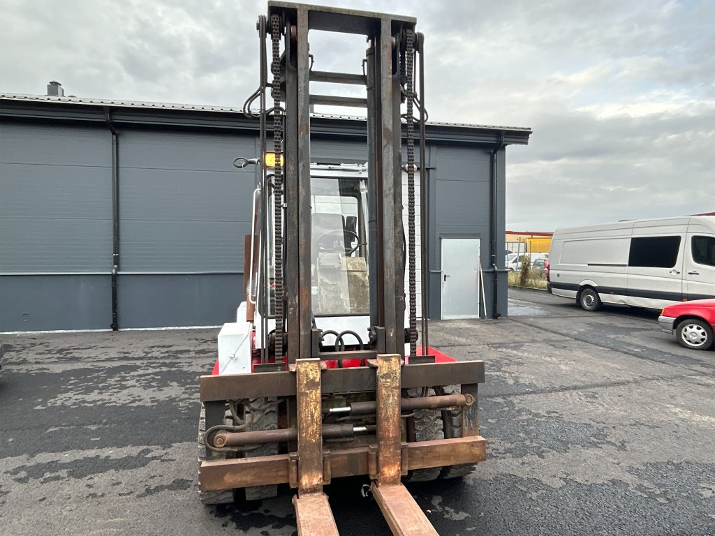 Nissan Df05 70U - Πετρελαιοκίνητο περονοφόρο: φωτογραφία 2 Nissan Df05 70U - Πετρελαιοκίνητο περονοφόρο: φωτογραφία 2