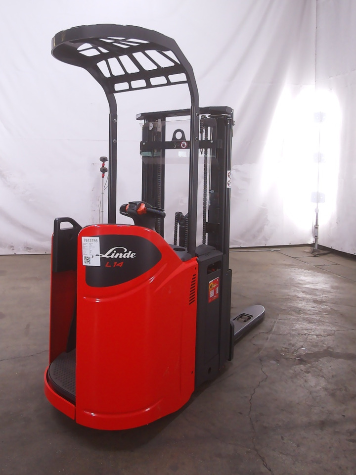 Linde L14SP - Μηχάνημα στοίβαξης: φωτογραφία 2 Linde L14SP - Μηχάνημα στοίβαξης: φωτογραφία 2