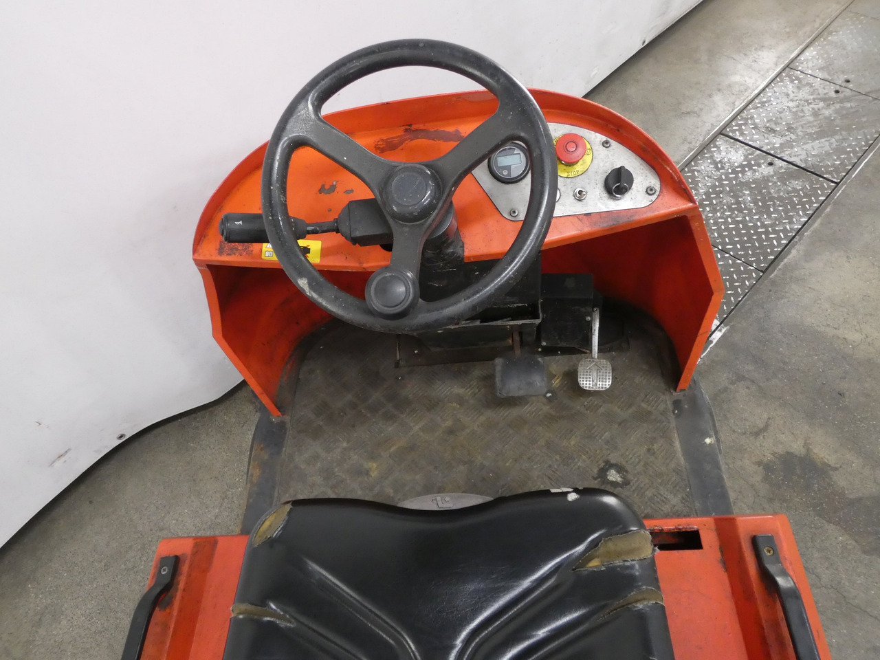 Linde T800 - Μηχάνημα έλξης: φωτογραφία 3 Linde T800 - Μηχάνημα έλξης: φωτογραφία 3