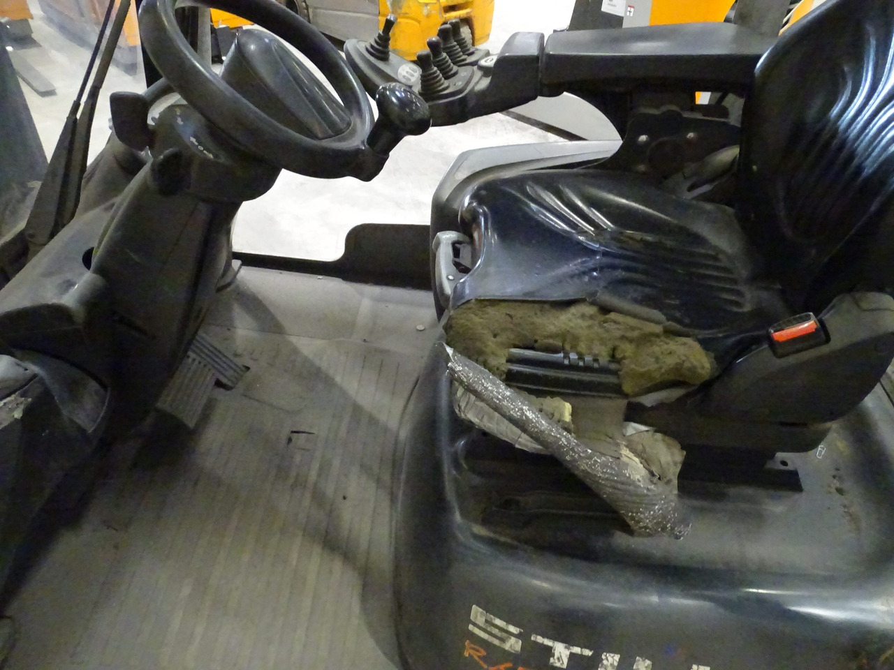 Still RX70-40 - Πετρελαιοκίνητο περονοφόρο: φωτογραφία 3 Still RX70-40 - Πετρελαιοκίνητο περονοφόρο: φωτογραφία 3