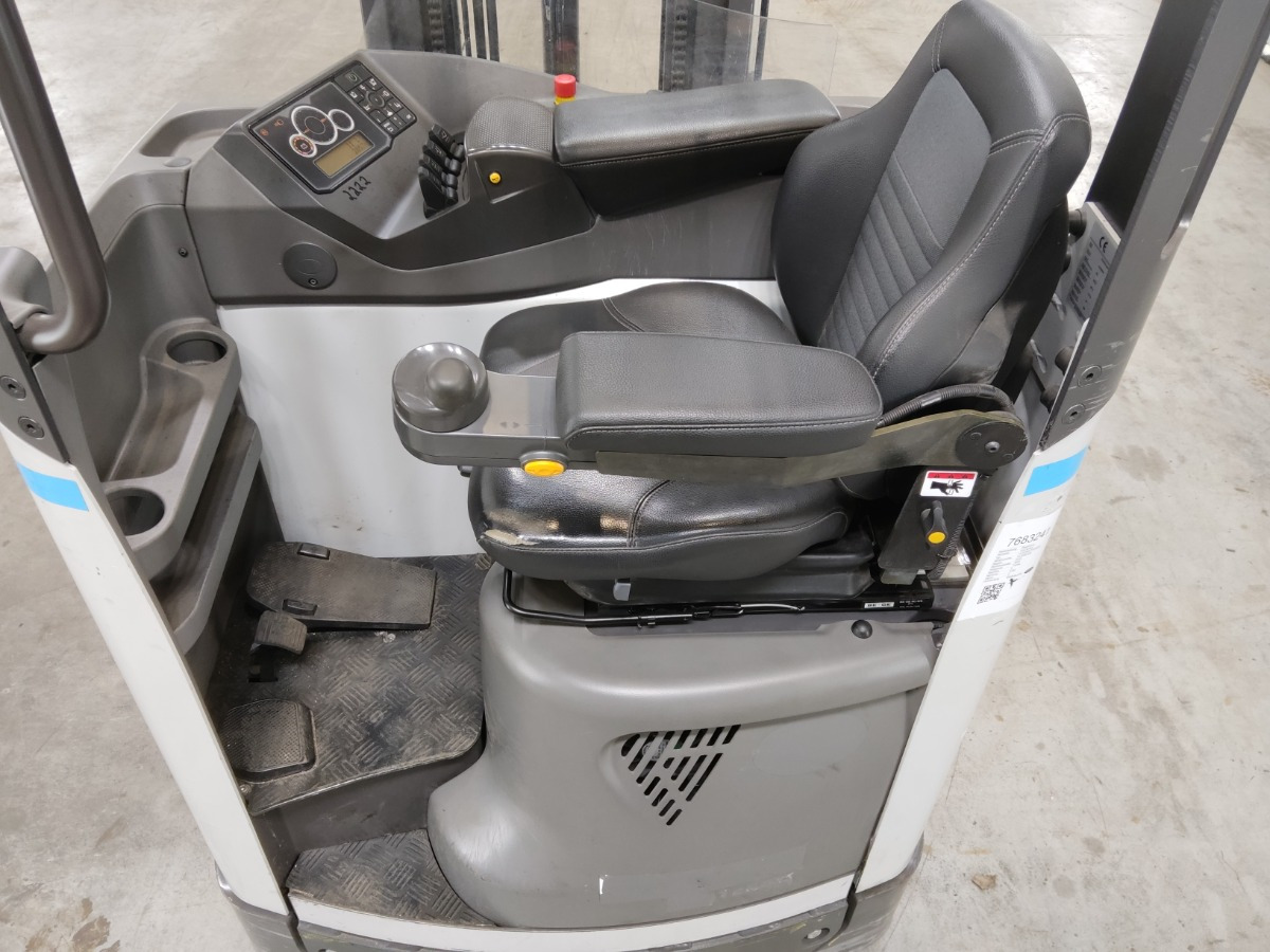 UniCarriers ULS140DTFVXE675 - Ανυψωτικό στενών δρόμων: φωτογραφία 3 UniCarriers ULS140DTFVXE675 - Ανυψωτικό στενών δρόμων: φωτογραφία 3