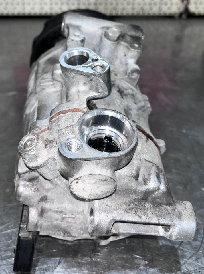 AUDI A/C Compressor 8W5816803 - Κομπρεσέρ A/C: φωτογραφία 2 AUDI A/C Compressor 8W5816803 - Κομπρεσέρ A/C: φωτογραφία 2