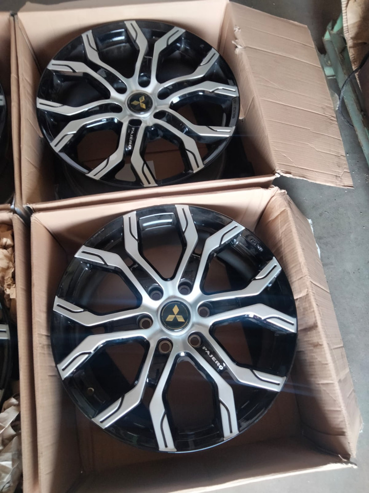 Mitsubishi Pajero L200 20 Zoll original Rims KBA50710 - Ζάντα για Αυτοκίνητο: φωτογραφία 3 Mitsubishi Pajero L200 20 Zoll original Rims KBA50710 - Ζάντα για Αυτοκίνητο: φωτογραφία 3