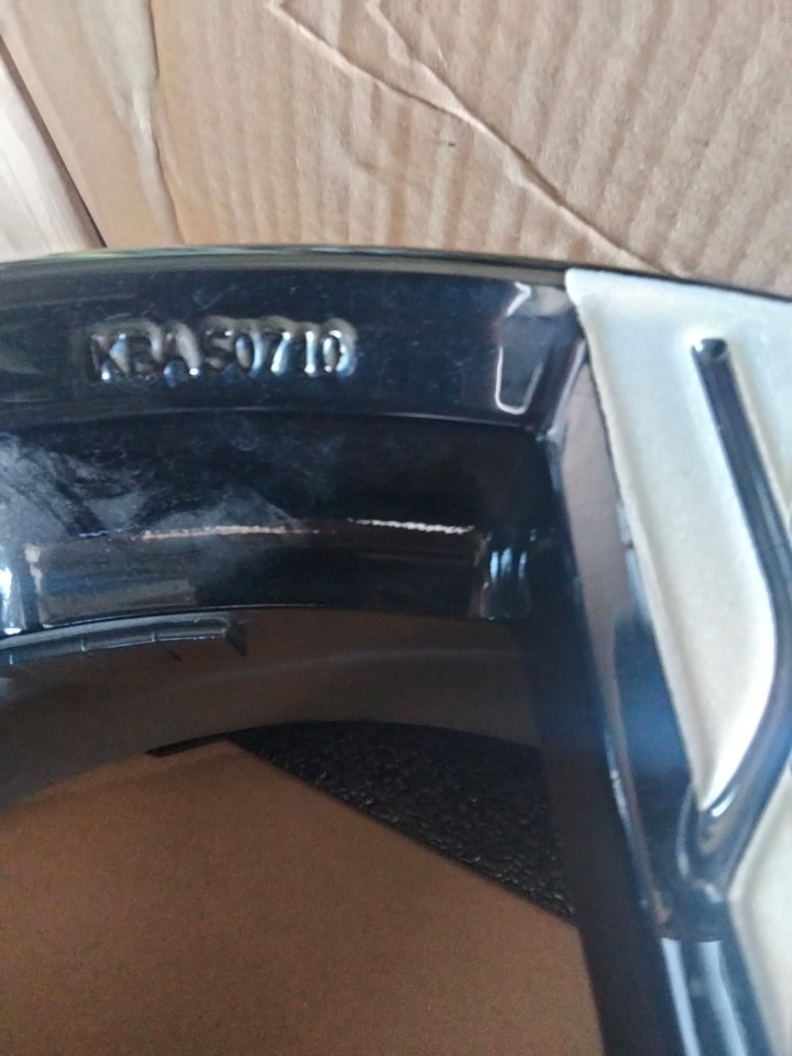 Mitsubishi Pajero L200 20 Zoll original Rims KBA50710 - Ζάντα για Αυτοκίνητο: φωτογραφία 4 Mitsubishi Pajero L200 20 Zoll original Rims KBA50710 - Ζάντα για Αυτοκίνητο: φωτογραφία 4