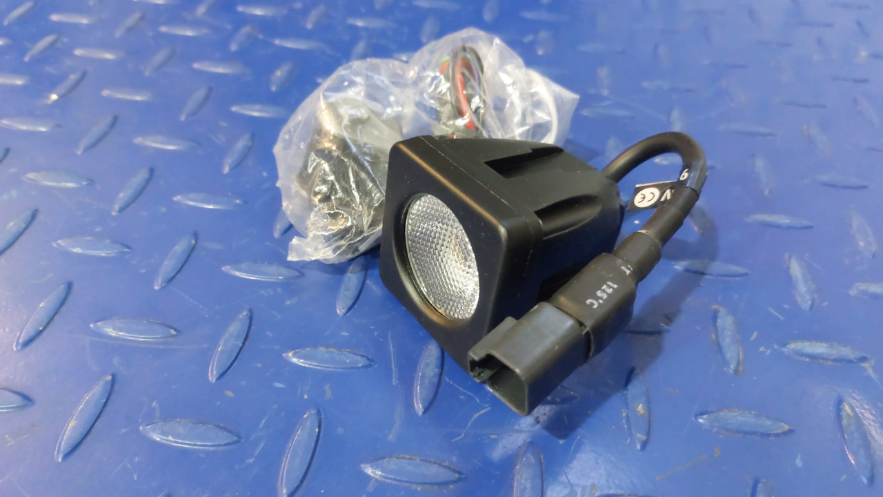 WELDEX-1040S Far lumina de lucru - Προβολέας για Κατασκευή μηχανήματα: φωτογραφία 1 WELDEX-1040S Far lumina de lucru - Προβολέας για Κατασκευή μηχανήματα: φωτογραφία 1