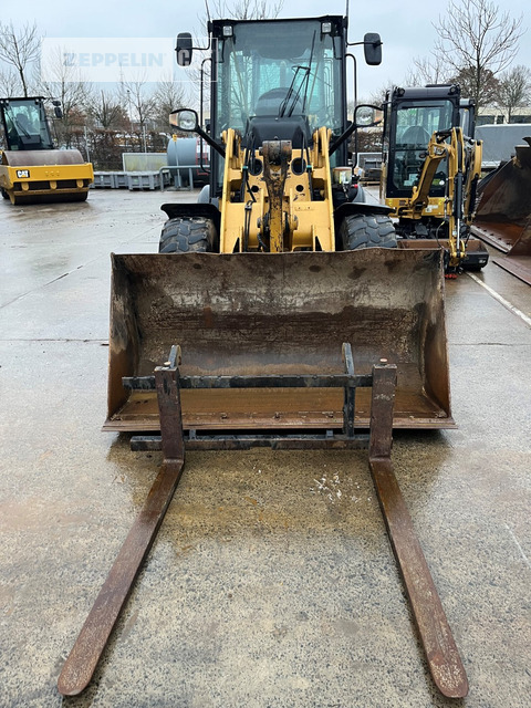 Cat 907M - Ελαστιχοφόρος φορτωτής: φωτογραφία 2 Cat 907M - Ελαστιχοφόρος φορτωτής: φωτογραφία 2