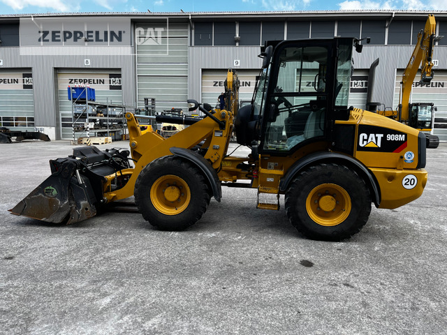 Cat 908M - Ελαστιχοφόρος φορτωτής: φωτογραφία 1 Cat 908M - Ελαστιχοφόρος φορτωτής: φωτογραφία 1