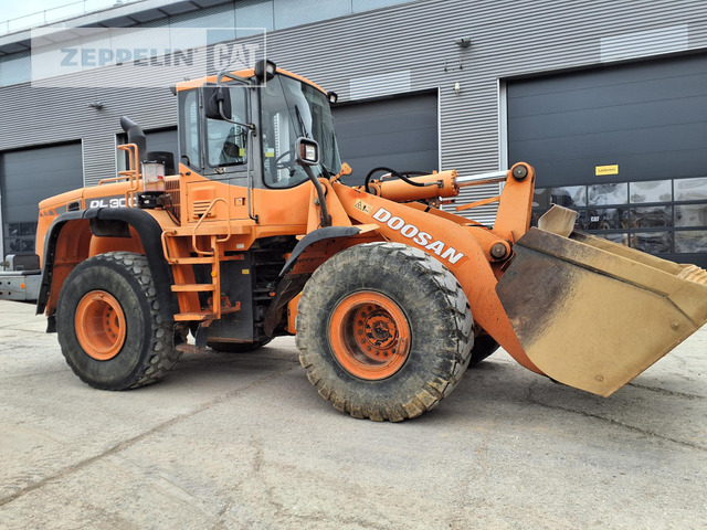 Doosan DL300 - Ελαστιχοφόρος φορτωτής: φωτογραφία 1 Doosan DL300 - Ελαστιχοφόρος φορτωτής: φωτογραφία 1
