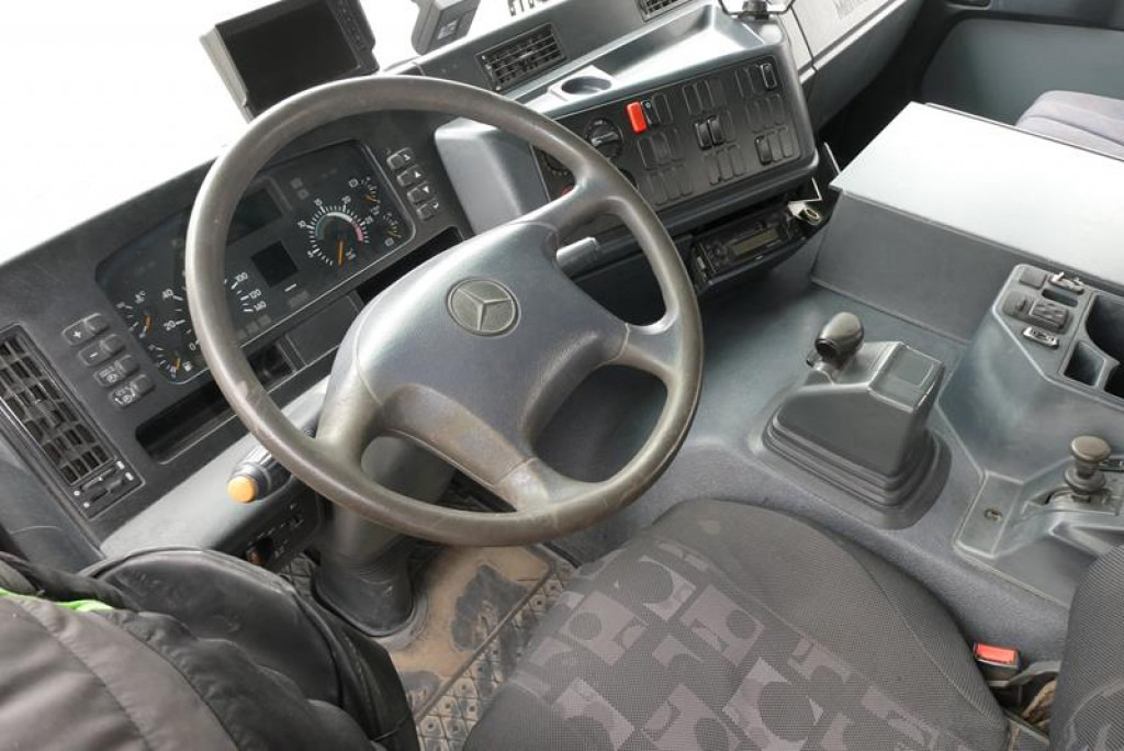 MERCEDES-BENZ Actros 3235 B 8x4 Betonmischer Stetter 9m³ -Deutsch - Φορτηγό: φωτογραφία 5 MERCEDES-BENZ Actros 3235 B 8x4 Betonmischer Stetter 9m³ -Deutsch - Φορτηγό: φωτογραφία 5
