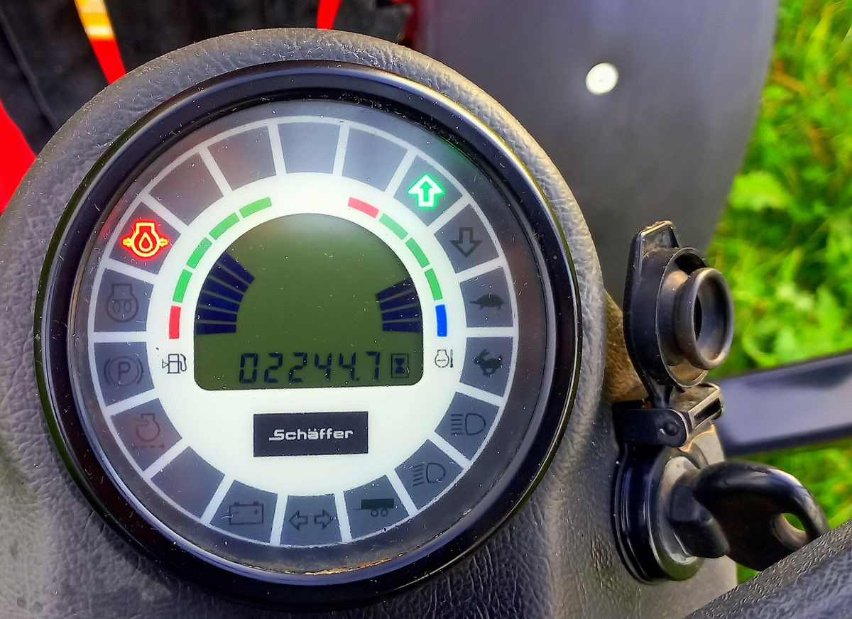 Σπαστός φορτωτής Schäffer Schäffer 2032: φωτογραφία 7 Σπαστός φορτωτής Schäffer Schäffer 2032: φωτογραφία 7