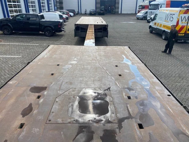 Floor robuuste vlakke oplegger ,uitschuifbaar, ,stuurassen, 20 mtr met stalen bodem/frame. kranenprofiel. - Επικαθήμενο πλατφόρμα/ Καρότσα: φωτογραφία 2 Floor robuuste vlakke oplegger ,uitschuifbaar, ,stuurassen, 20 mtr met stalen bodem/frame. kranenprofiel. - Επικαθήμενο πλατφόρμα/ Καρότσα: φωτογραφία 2