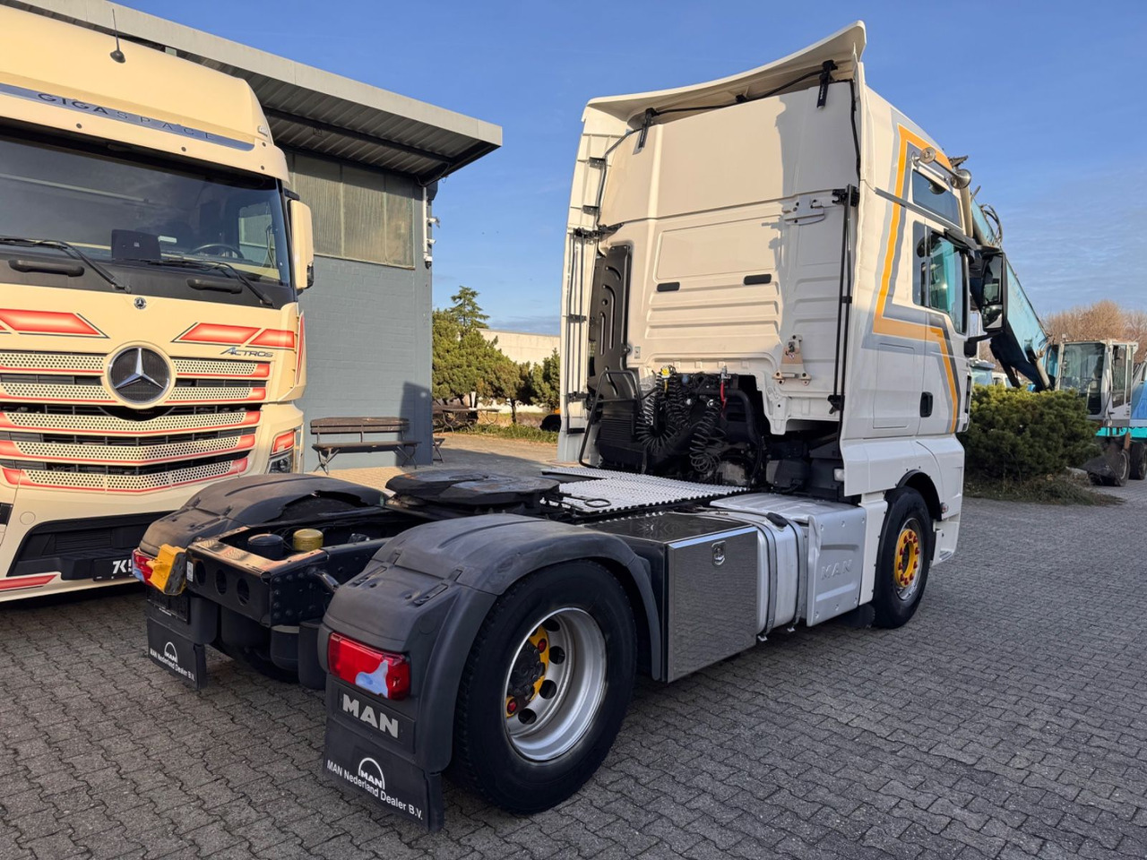MAN TGX 18.460 4x2 BLS XXL Standklima - Τράκτορας: φωτογραφία 3 MAN TGX 18.460 4x2 BLS XXL Standklima - Τράκτορας: φωτογραφία 3