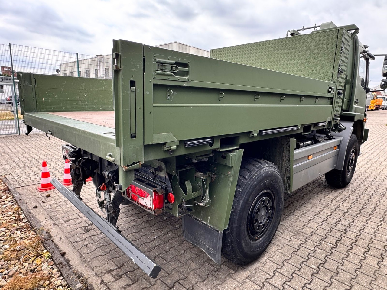 Mercedes-Benz 1018 Atego 4x4 Allrad Camper - Μικρό φορτηγό με καρότσα: φωτογραφία 4 Mercedes-Benz 1018 Atego 4x4 Allrad Camper - Μικρό φορτηγό με καρότσα: φωτογραφία 4