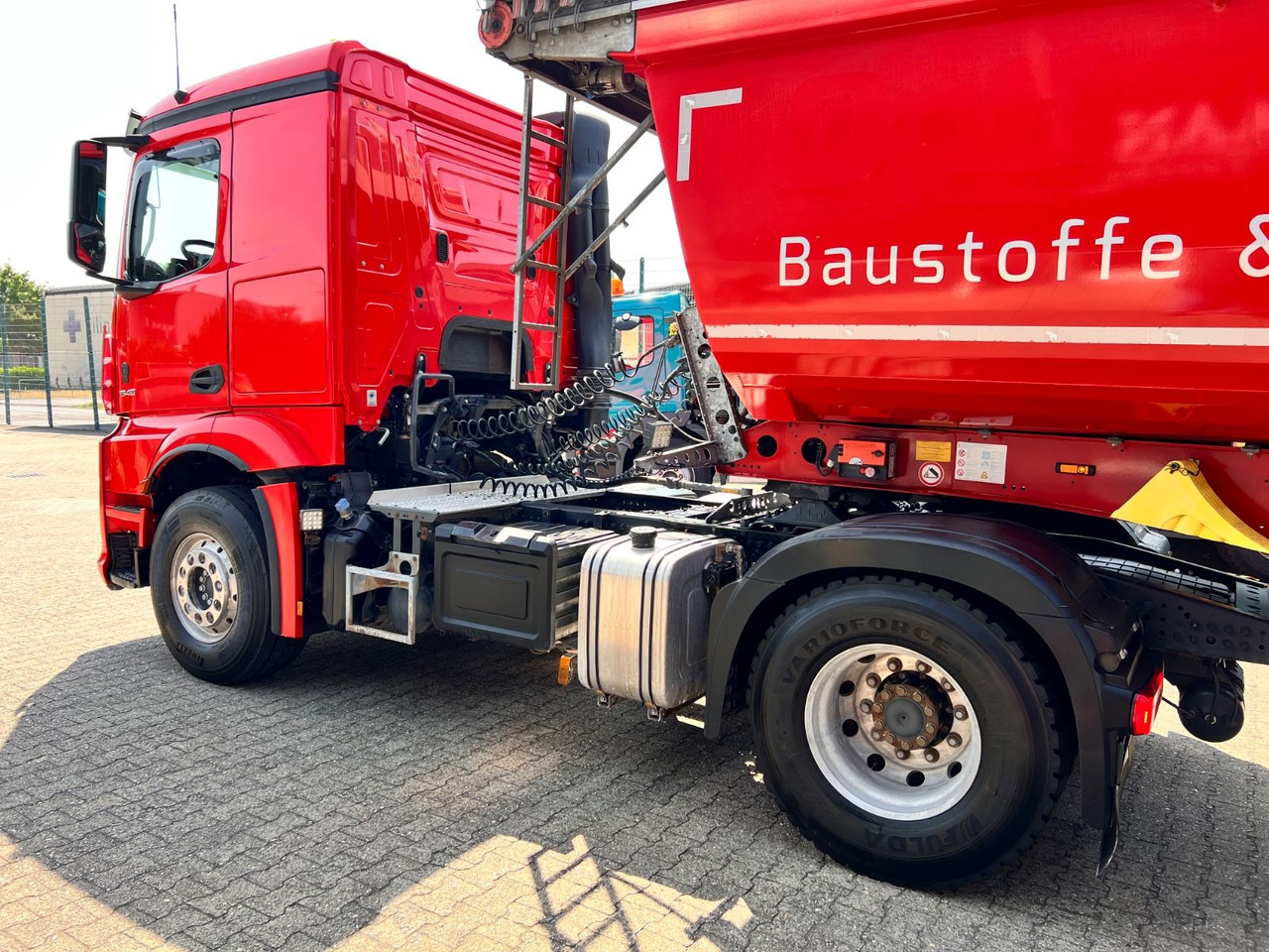 Mercedes-Benz 1846 LS Actros 5 4x2 Kipphydraulik - Τράκτορας: φωτογραφία 3 Mercedes-Benz 1846 LS Actros 5 4x2 Kipphydraulik - Τράκτορας: φωτογραφία 3