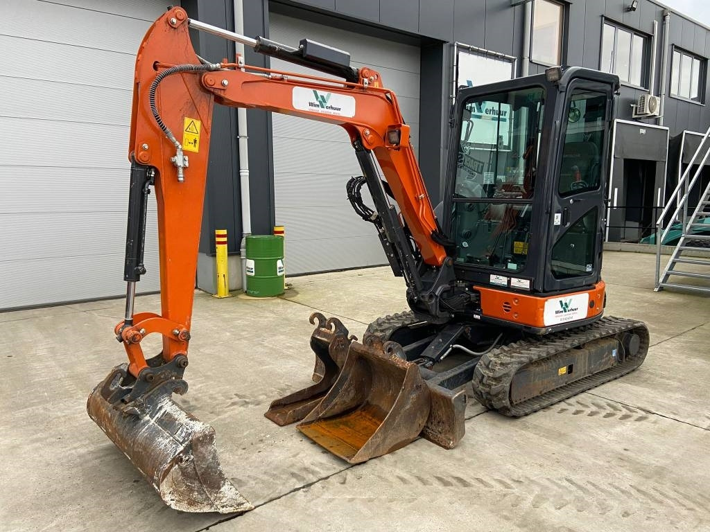 Hitachi ZX 33 U-6 - Μίνι εκσκαφέας: φωτογραφία 1 Hitachi ZX 33 U-6 - Μίνι εκσκαφέας: φωτογραφία 1