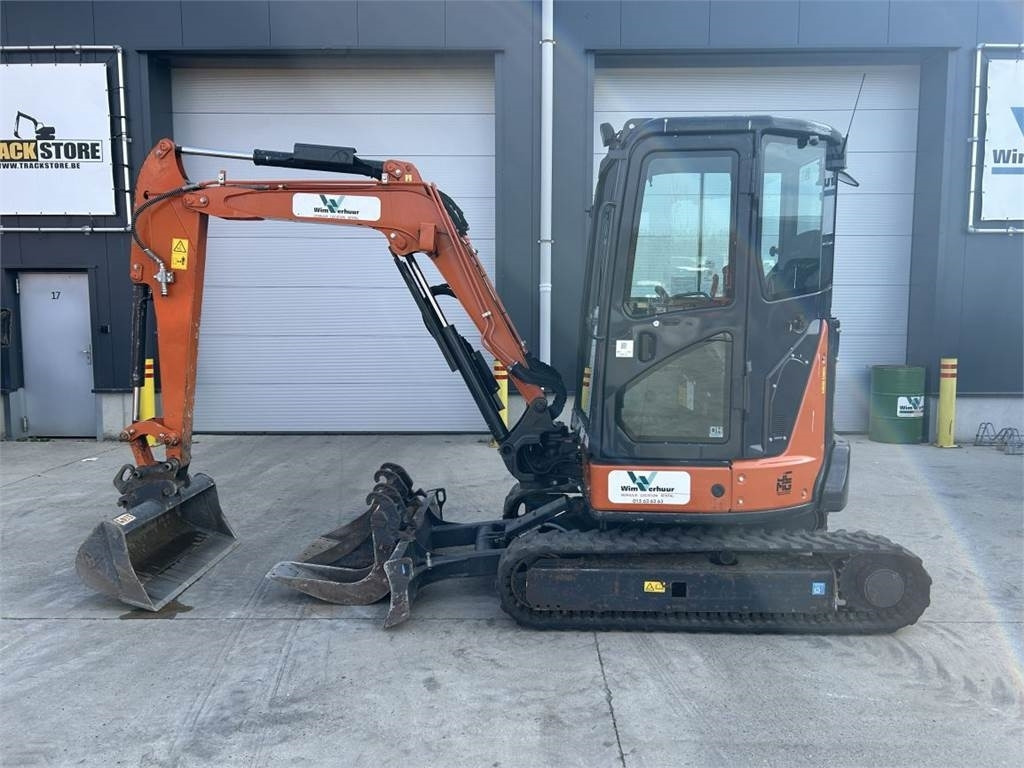 Hitachi ZX33U-6 (7740) - Μίνι εκσκαφέας: φωτογραφία 1 Hitachi ZX33U-6 (7740) - Μίνι εκσκαφέας: φωτογραφία 1