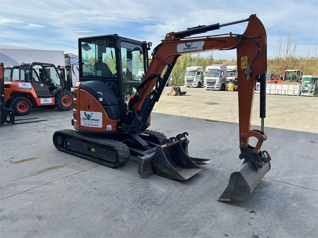 Hitachi ZX33U-6 (7740) - Μίνι εκσκαφέας: φωτογραφία 4 Hitachi ZX33U-6 (7740) - Μίνι εκσκαφέας: φωτογραφία 4