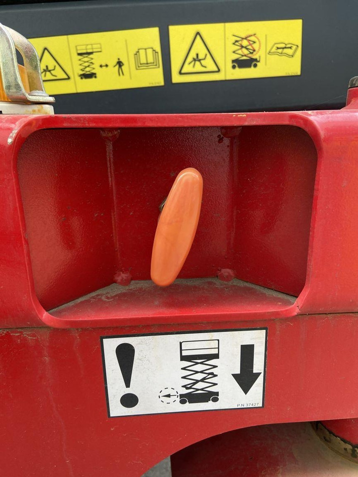 Ψαλιδωτό ανυψωτικό Magni ES1212AC (6444): φωτογραφία 11