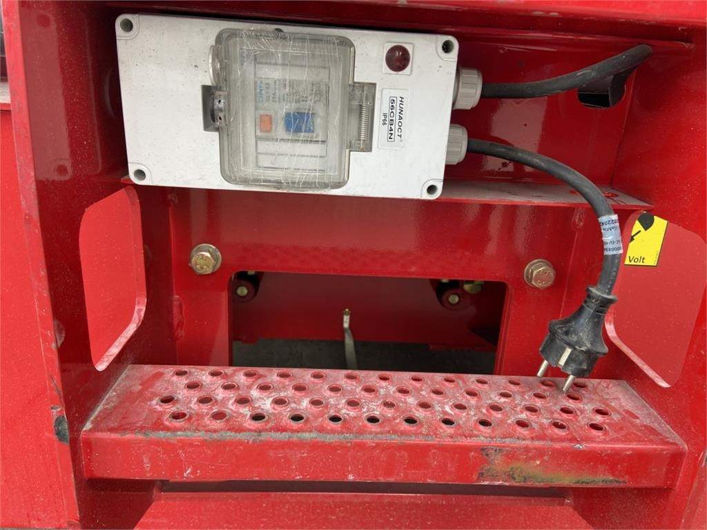 Magni ES1612ACP (7896) - Ψαλιδωτό ανυψωτικό: φωτογραφία 4 Magni ES1612ACP (7896) - Ψαλιδωτό ανυψωτικό: φωτογραφία 4