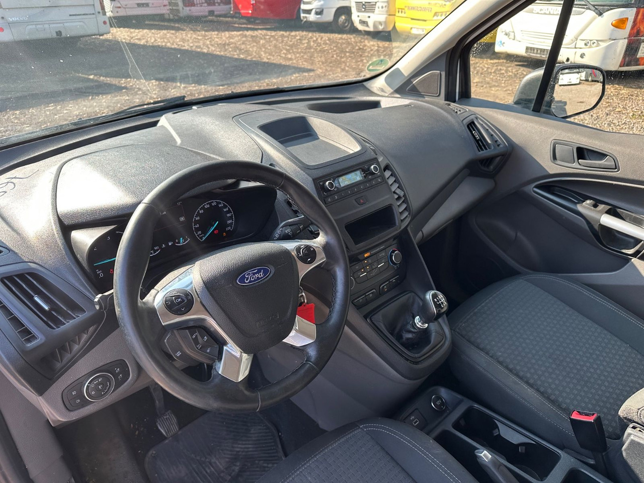 Ford Grand Tourneo 1.5 EcoBlue 74kW Auto Trend - Επιβατικό βαν: φωτογραφία 5 Ford Grand Tourneo 1.5 EcoBlue 74kW Auto Trend - Επιβατικό βαν: φωτογραφία 5