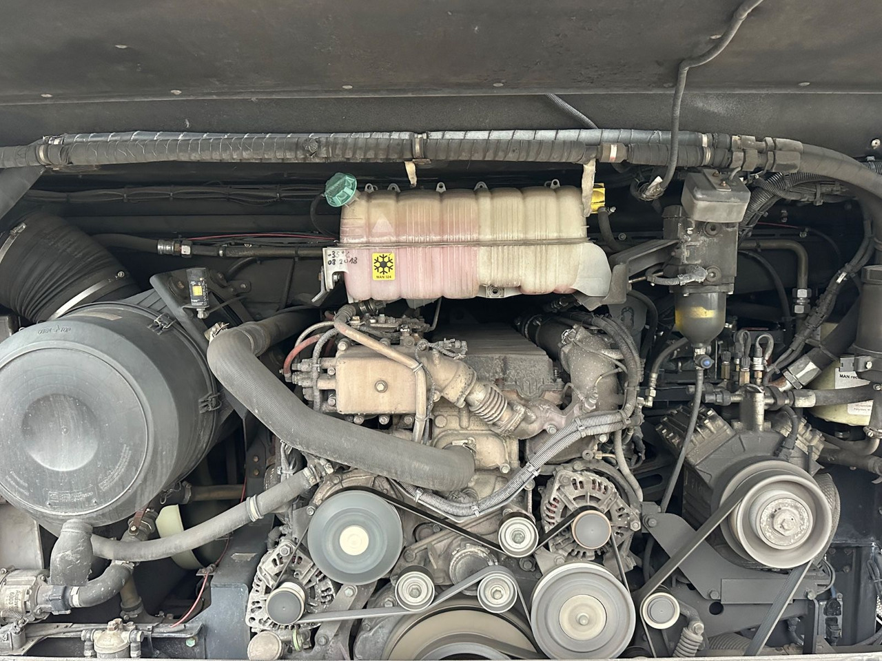 MAN R08 Lions Coach L (wenig Km*Behinderten gerecht) MAN R08 Lions Coach L (wenig Km*Behinderten gerecht) - Πούλμαν: φωτογραφία 4 MAN R08 Lions Coach L (wenig Km*Behinderten gerecht) MAN R08 Lions Coach L (wenig Km*Behinderten gerecht) - Πούλμαν: φωτογραφία 4