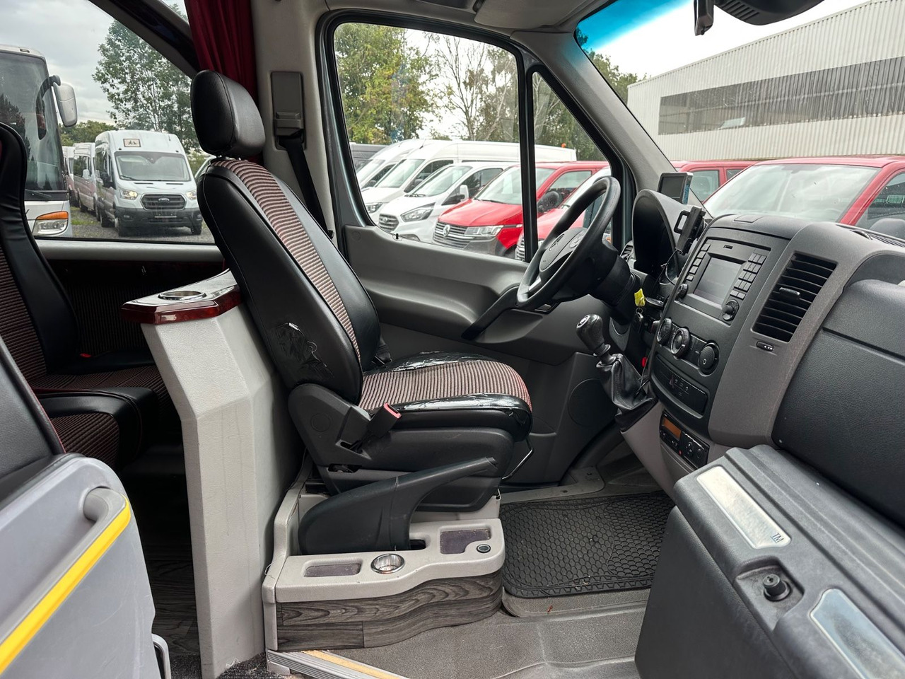 Mercedes-Benz Sprinter 516 CDi (DE*Klima*Reise) - Μικρό λεωφορείο, Επιβατικό βαν: φωτογραφία 4 Mercedes-Benz Sprinter 516 CDi (DE*Klima*Reise) - Μικρό λεωφορείο, Επιβατικό βαν: φωτογραφία 4