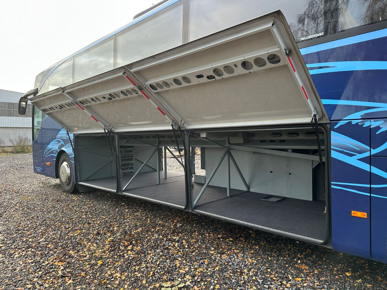 Mercedes-Benz Tourismo O350 17 RHD-L (59Sitze*DE*TOP) - Πούλμαν: φωτογραφία 4 Mercedes-Benz Tourismo O350 17 RHD-L (59Sitze*DE*TOP) - Πούλμαν: φωτογραφία 4