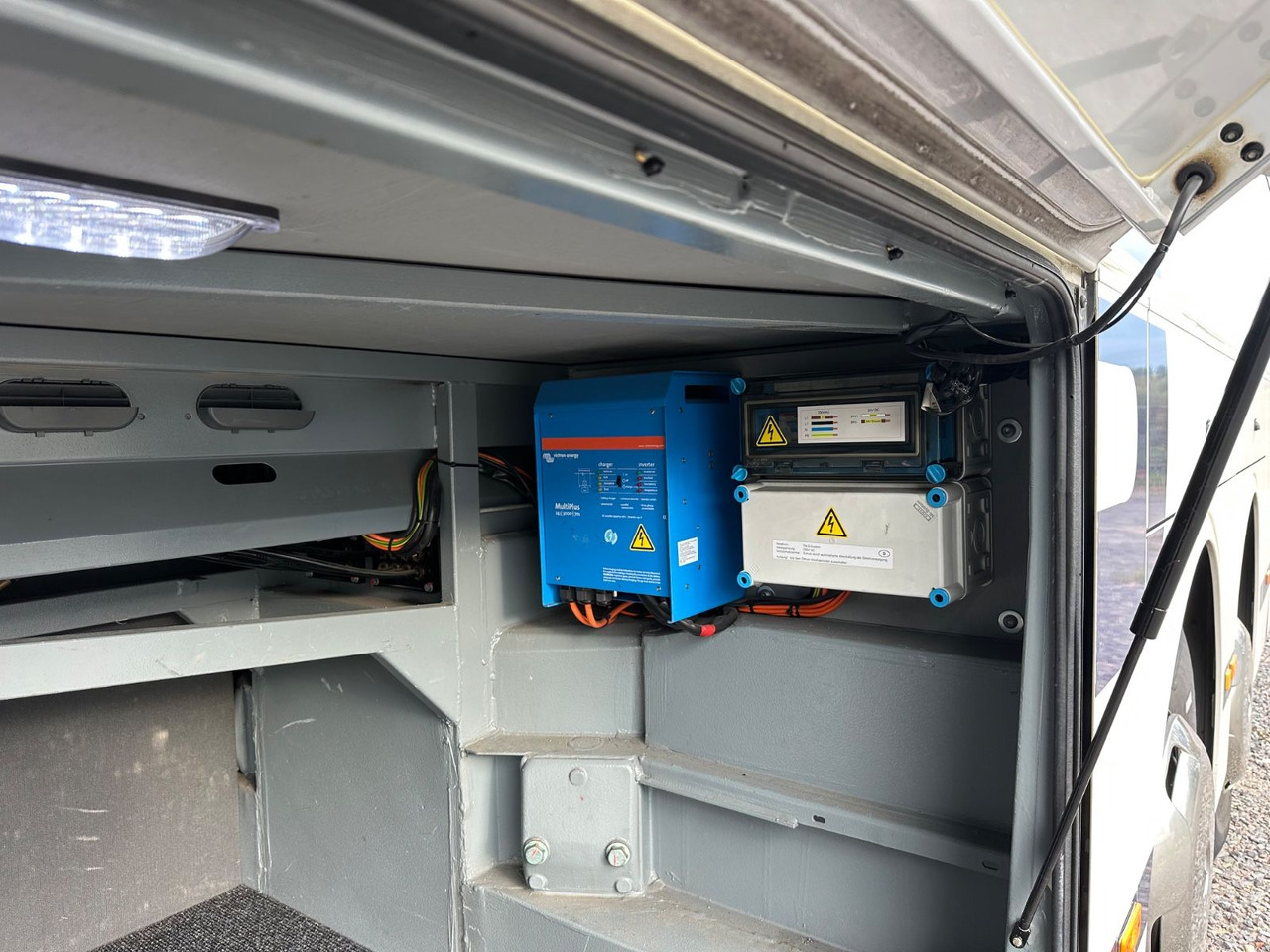 Mercedes-Benz Tourismo O350 17 RHD-L (60 Sitze*341.tKM*DE*TOP) - Πούλμαν: φωτογραφία 5 Mercedes-Benz Tourismo O350 17 RHD-L (60 Sitze*341.tKM*DE*TOP) - Πούλμαν: φωτογραφία 5