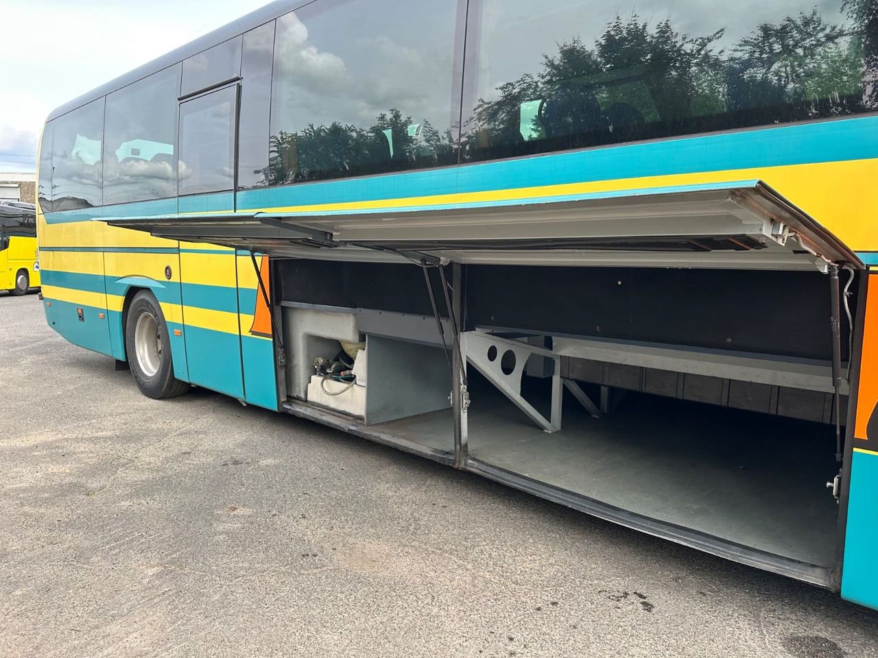 Neoplan P25 Trendliner 3516ÜC Klimaanlage*WC*57 Sitze Neoplan P25 Trendliner 3516ÜC Klimaanlage*WC*57 Sitze - Πούλμαν: φωτογραφία 4 Neoplan P25 Trendliner 3516ÜC Klimaanlage*WC*57 Sitze Neoplan P25 Trendliner 3516ÜC Klimaanlage*WC*57 Sitze - Πούλμαν: φωτογραφία 4